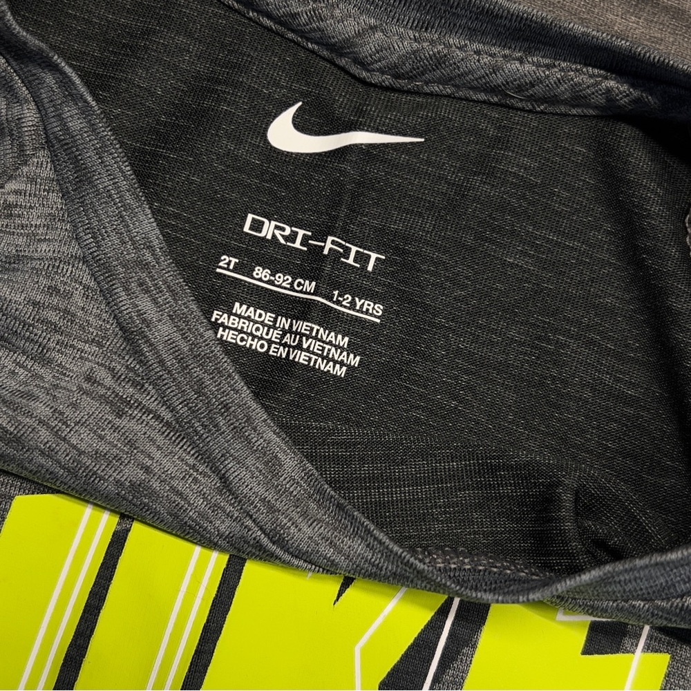 NIKE Boy Toddler 3 piece outfit 2T